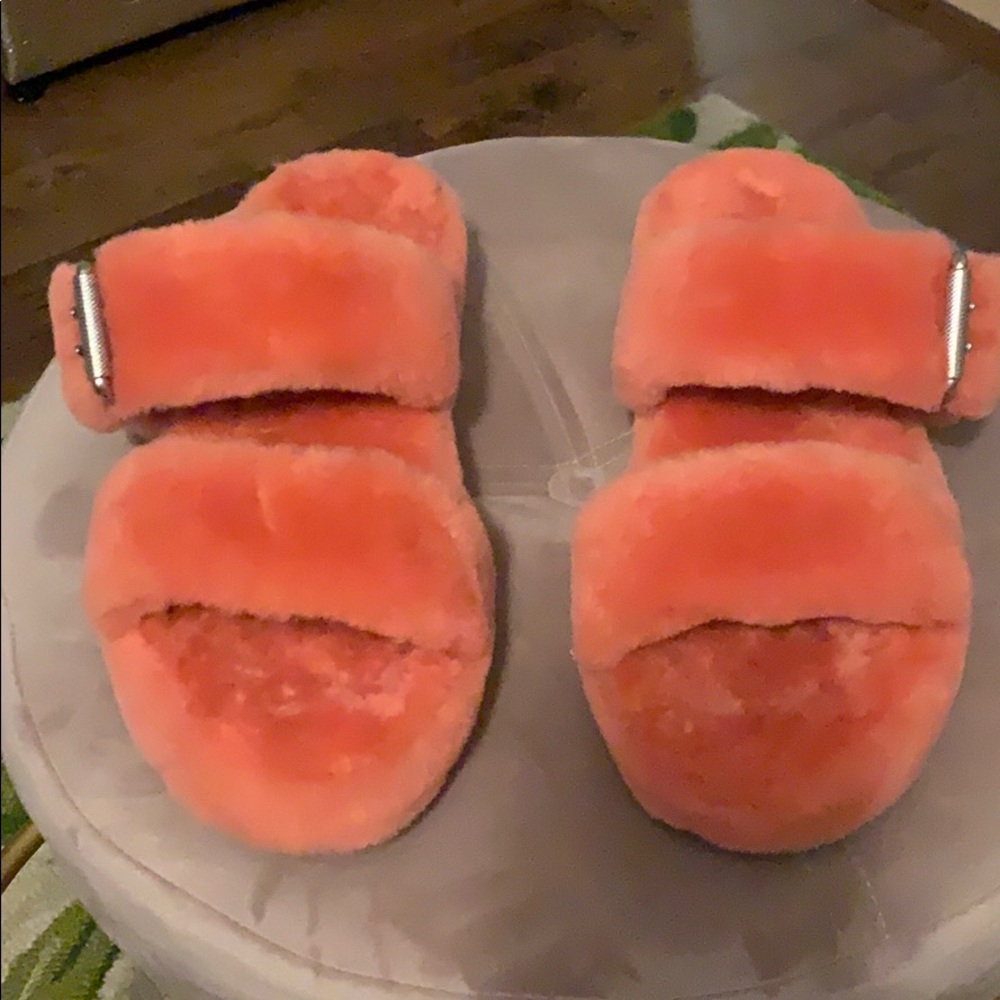 New UGG slippers/shoes cute cozy pink size 11